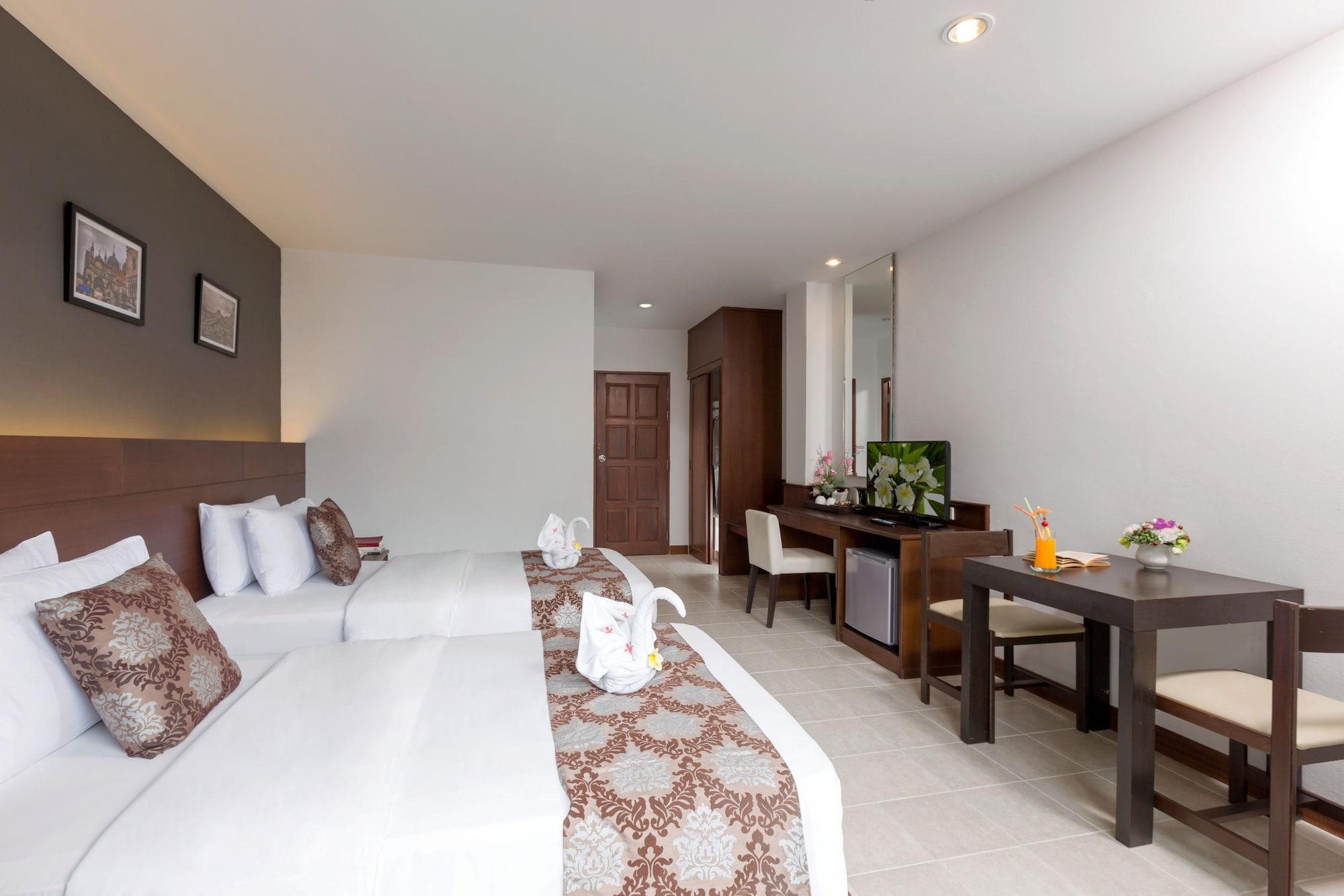 The Holiday Resort Pattaya Exterior photo