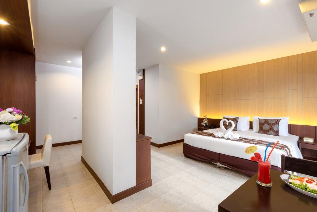 The Holiday Resort Pattaya Exterior photo