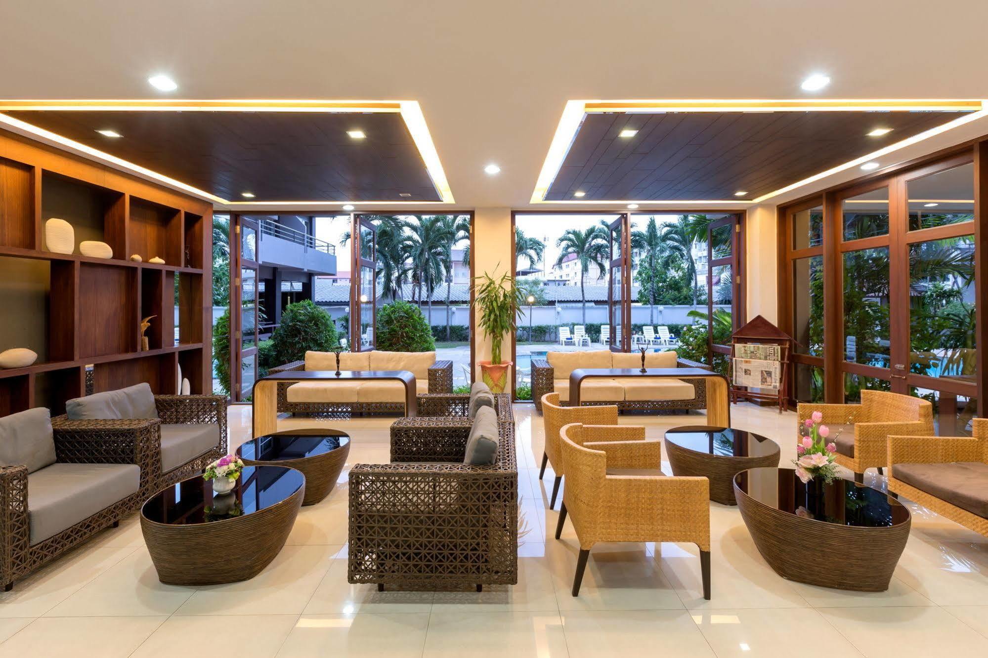 The Holiday Resort Pattaya Exterior photo