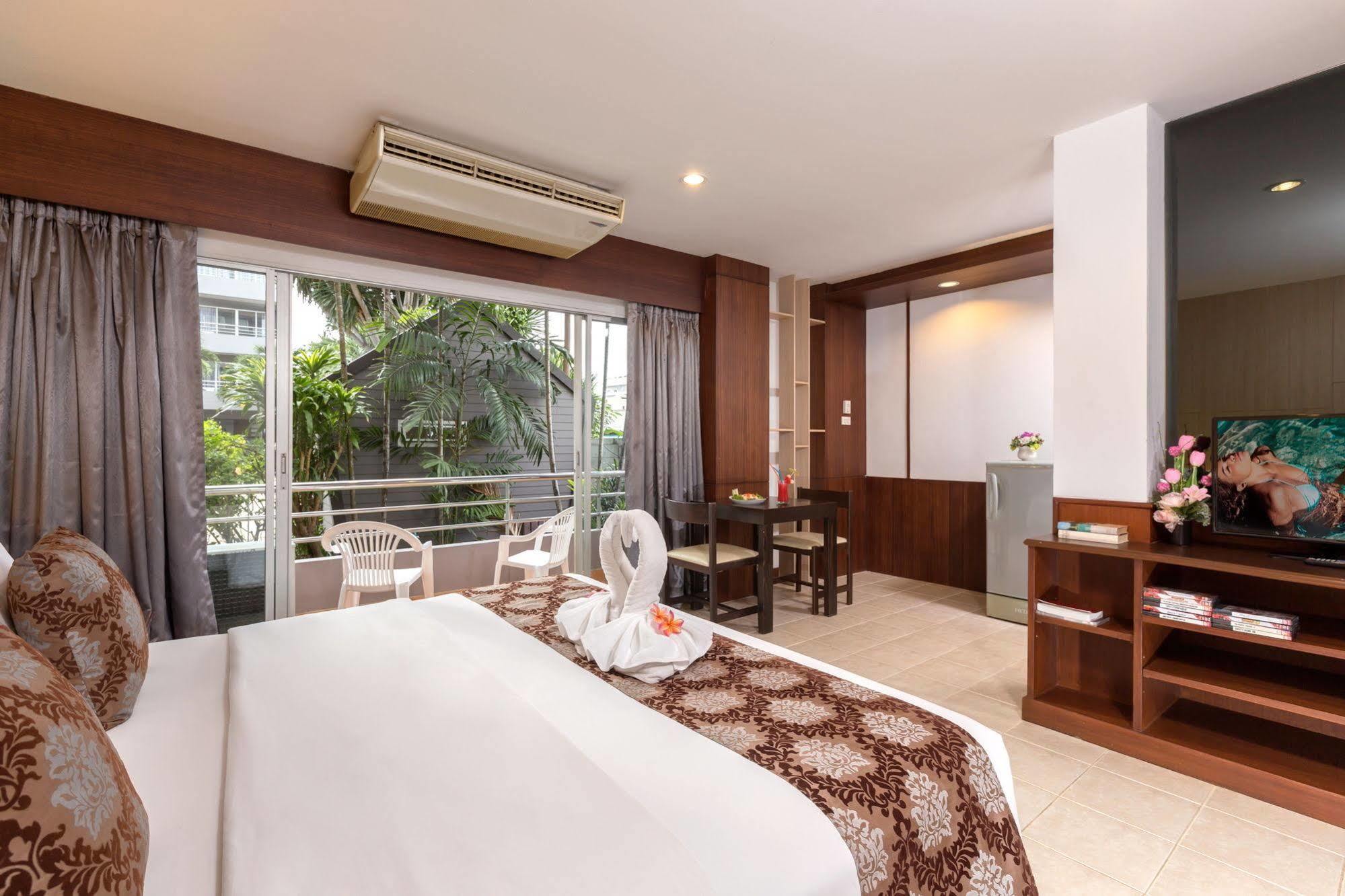 The Holiday Resort Pattaya Exterior photo