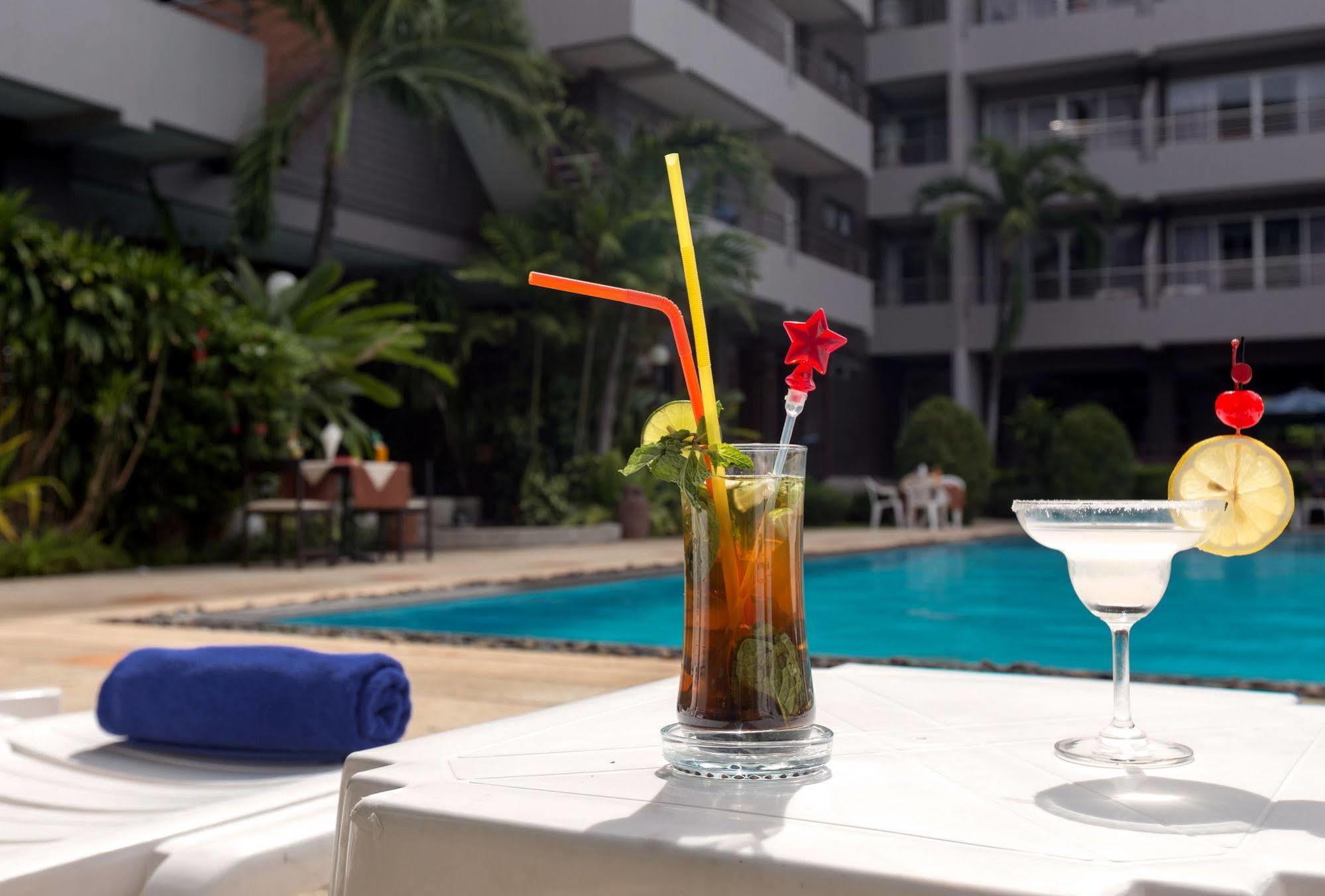 The Holiday Resort Pattaya Exterior photo