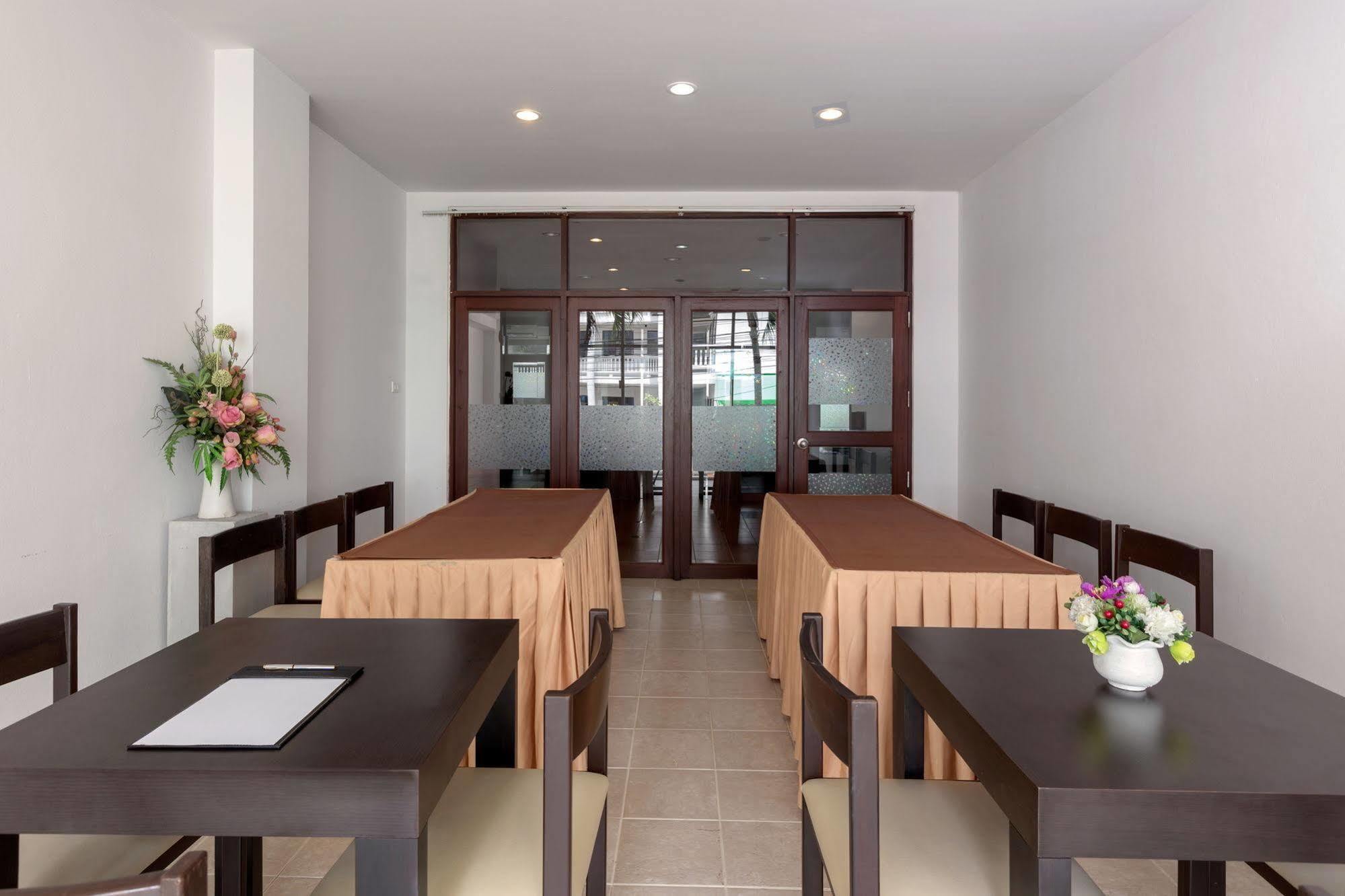 The Holiday Resort Pattaya Exterior photo