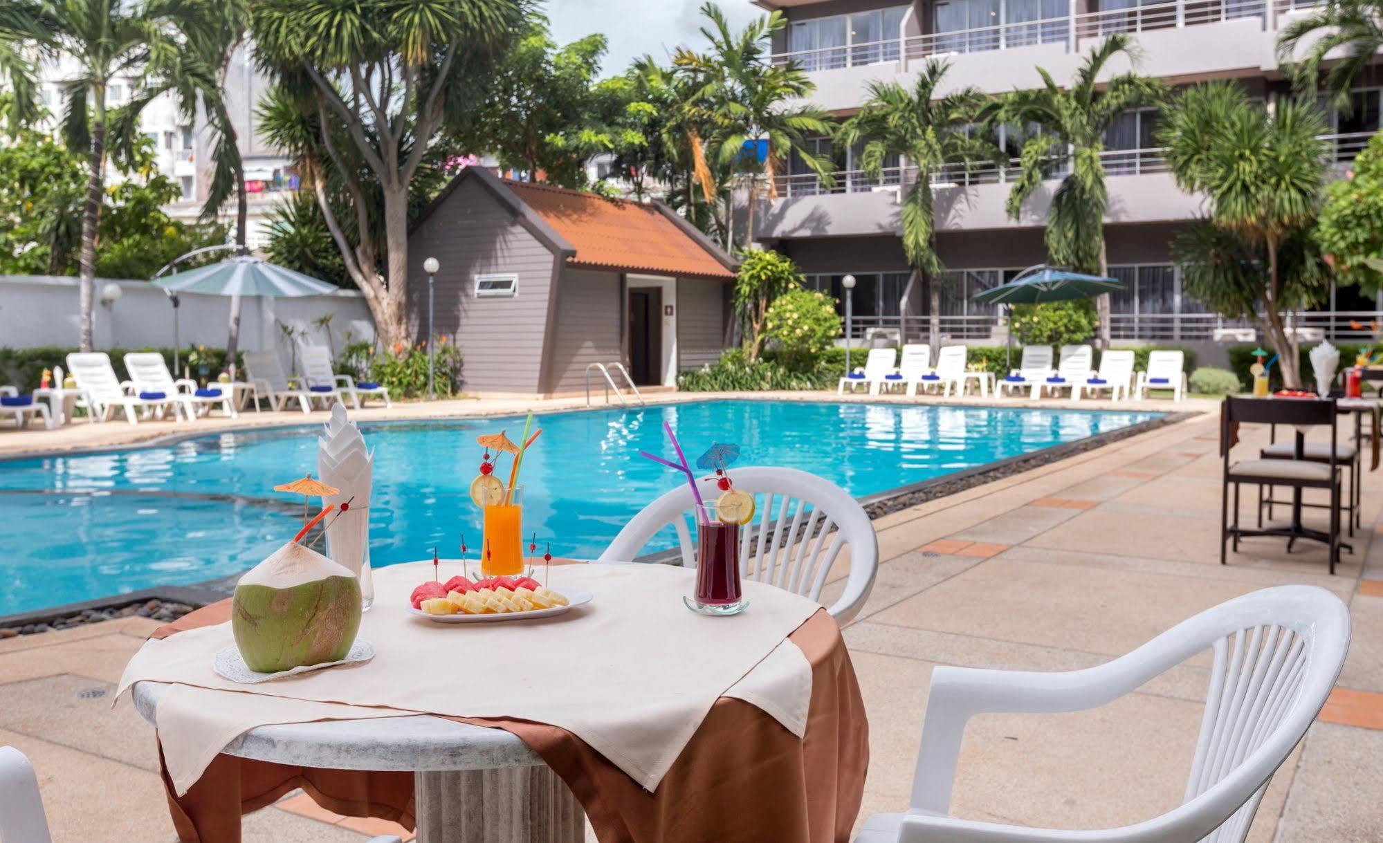 The Holiday Resort Pattaya Exterior photo