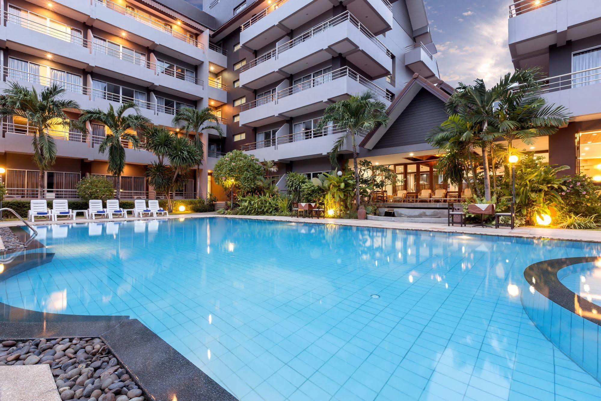 The Holiday Resort Pattaya Exterior photo